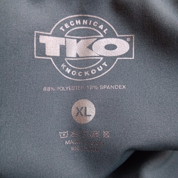 TKO Gray & Purplish Athletic Crop Leggings, Size XL - Picture 4 of 4